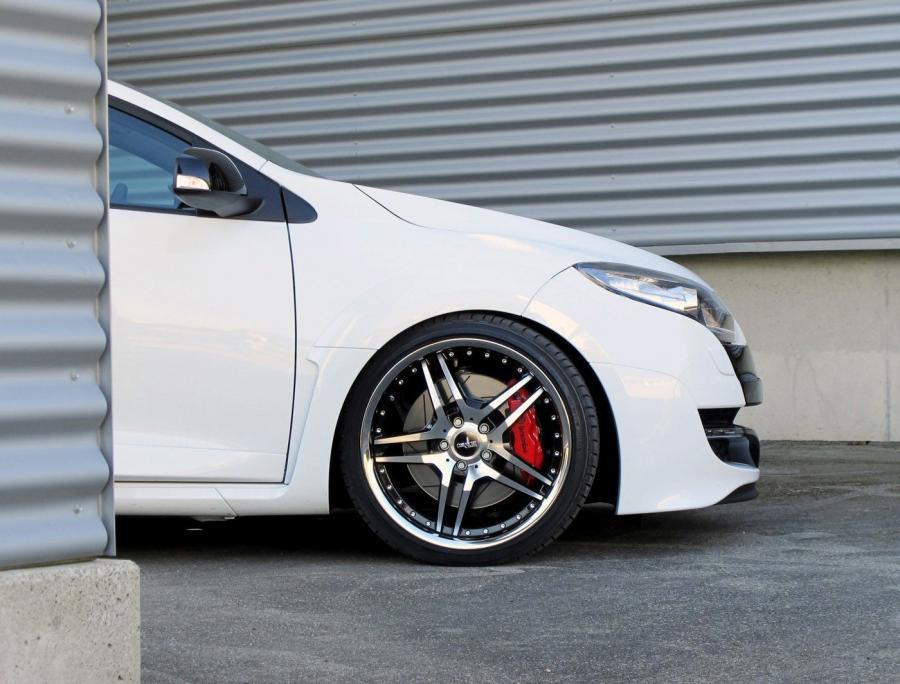  Renault Megane RS Carniche Vegas Wheels 2011 года  (фото 2 из 3)